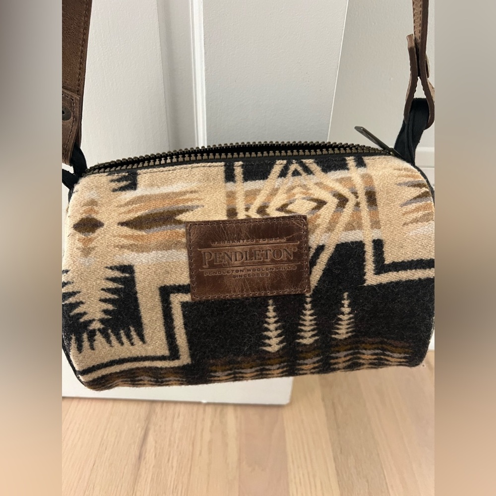 Pendleton crossbody purse with removable strap